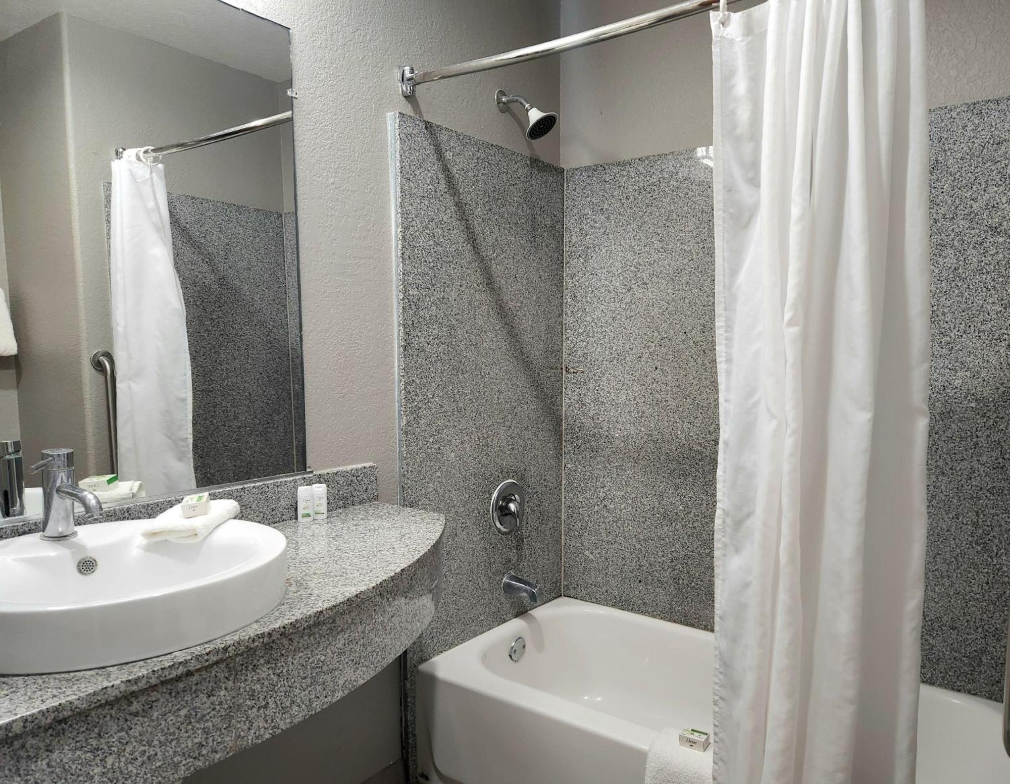 Baymont By Wyndham San Antonio Airport Hotel Eksteriør billede