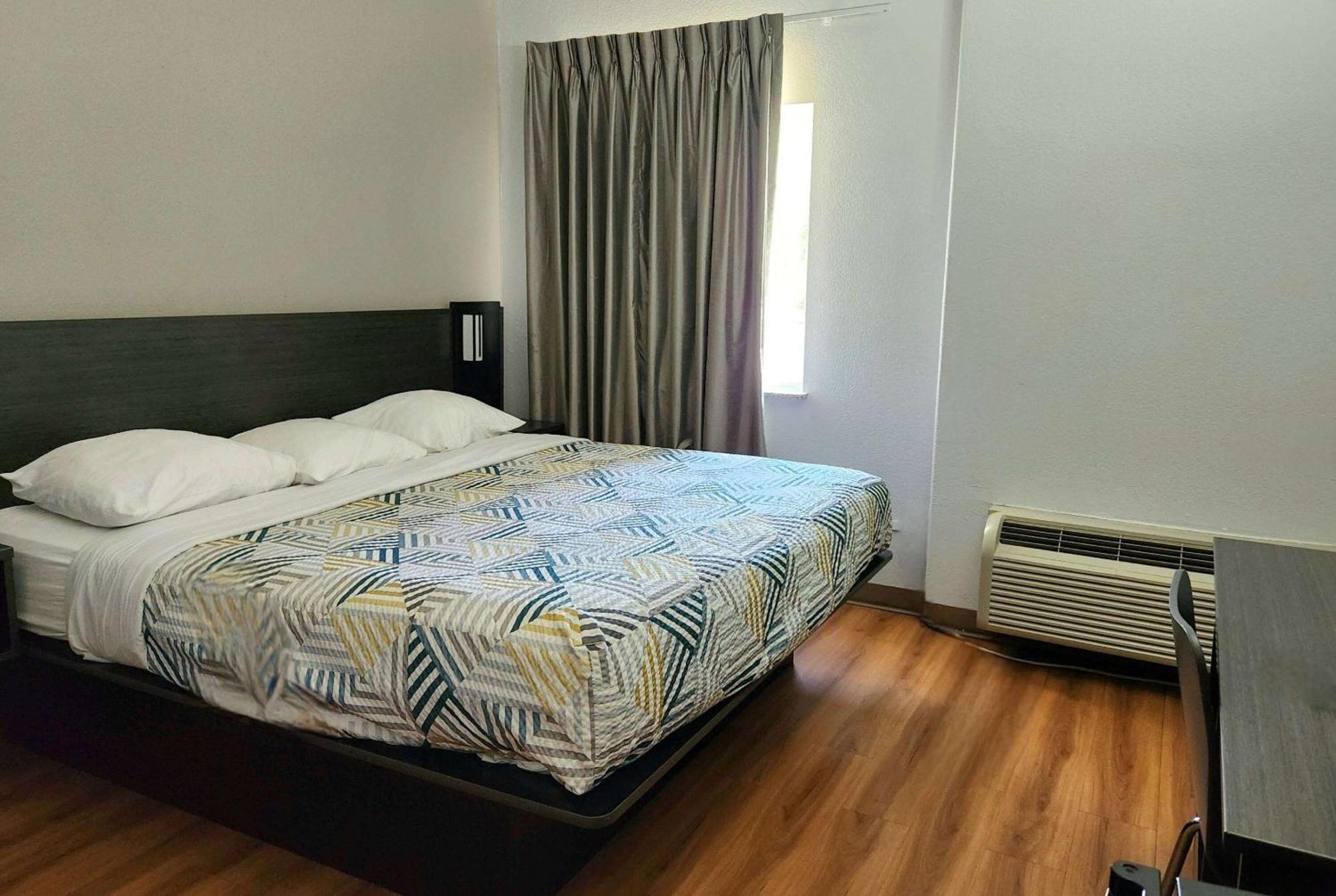 Baymont By Wyndham San Antonio Airport Hotel Eksteriør billede