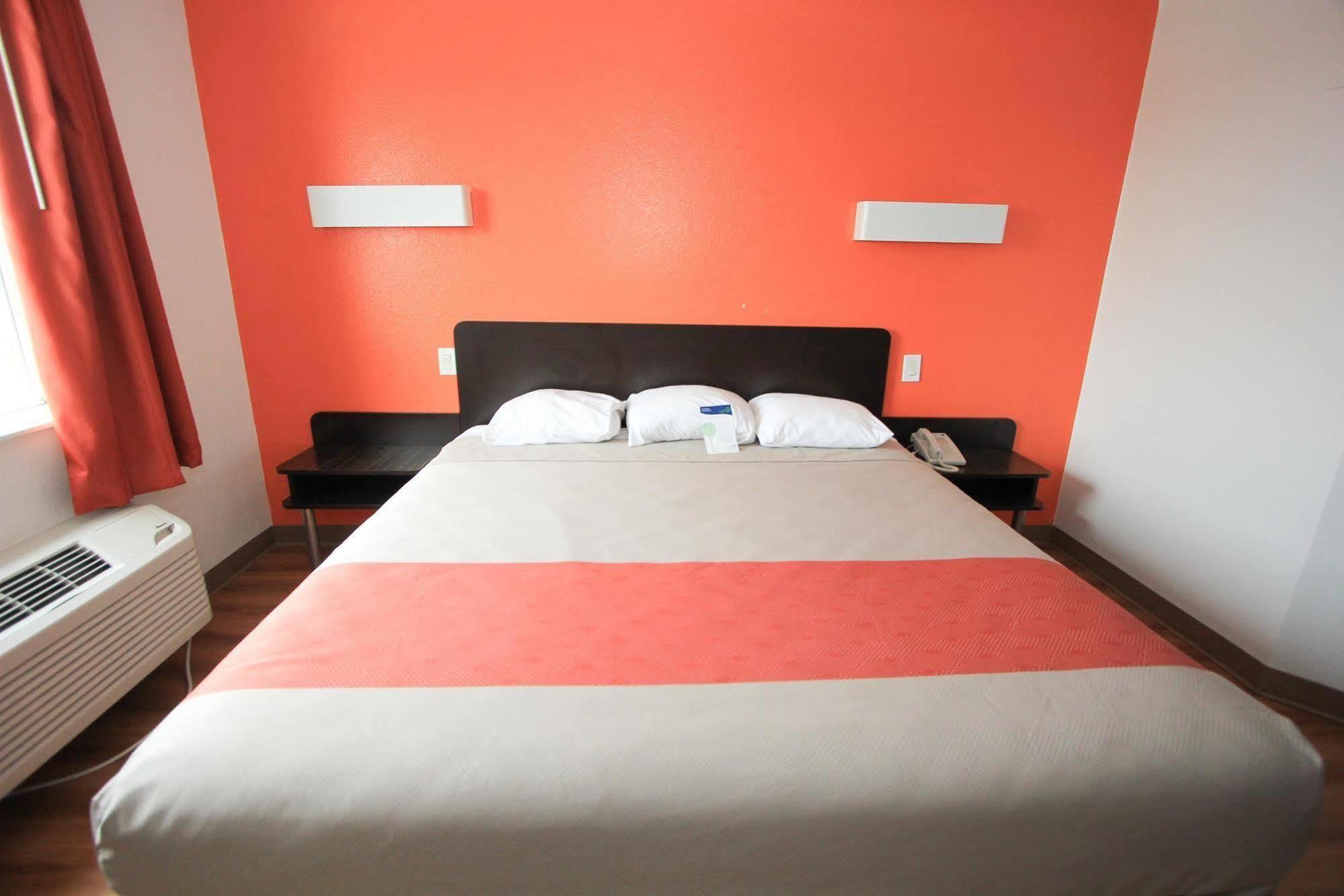 Baymont By Wyndham San Antonio Airport Hotel Eksteriør billede