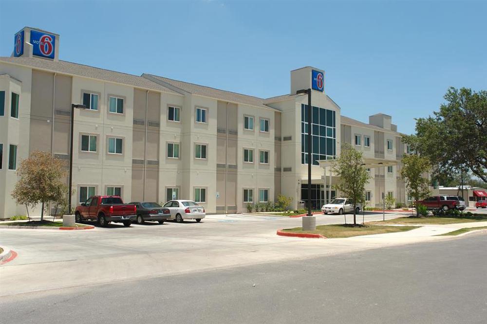Baymont By Wyndham San Antonio Airport Hotel Eksteriør billede