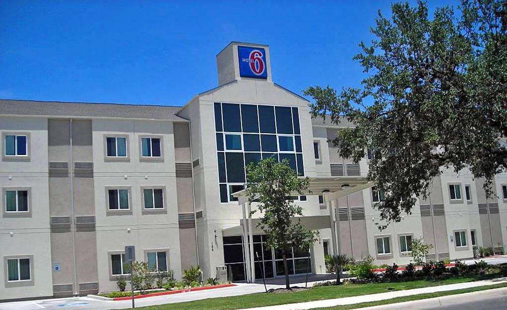 Baymont By Wyndham San Antonio Airport Hotel Eksteriør billede