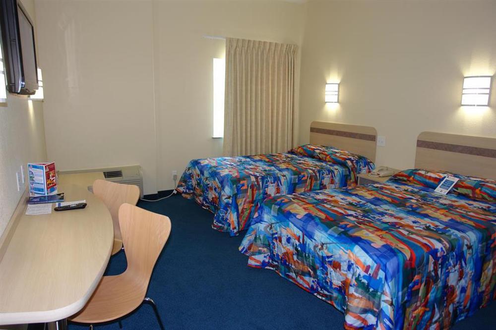 Baymont By Wyndham San Antonio Airport Hotel Værelse billede
